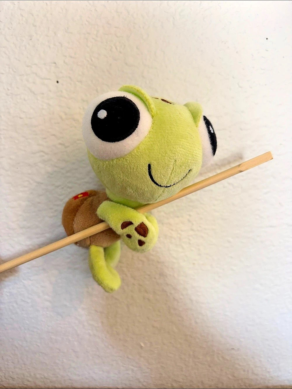 Disney Parks Finding Nemo Squirt Sea Turtle Magnet Hug Buddy Plush